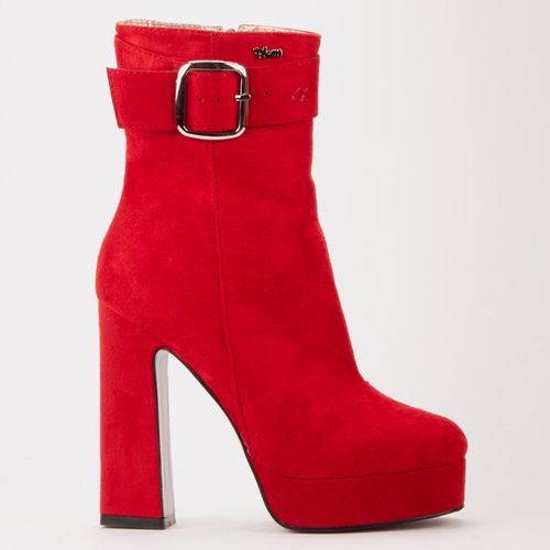 red buckle boots